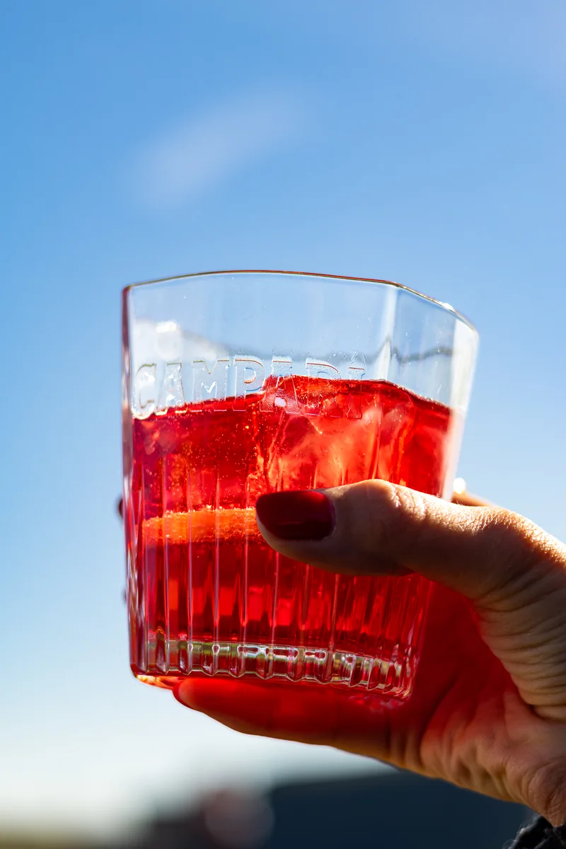 Cocktail rouge sous le ciel de Jodoigne